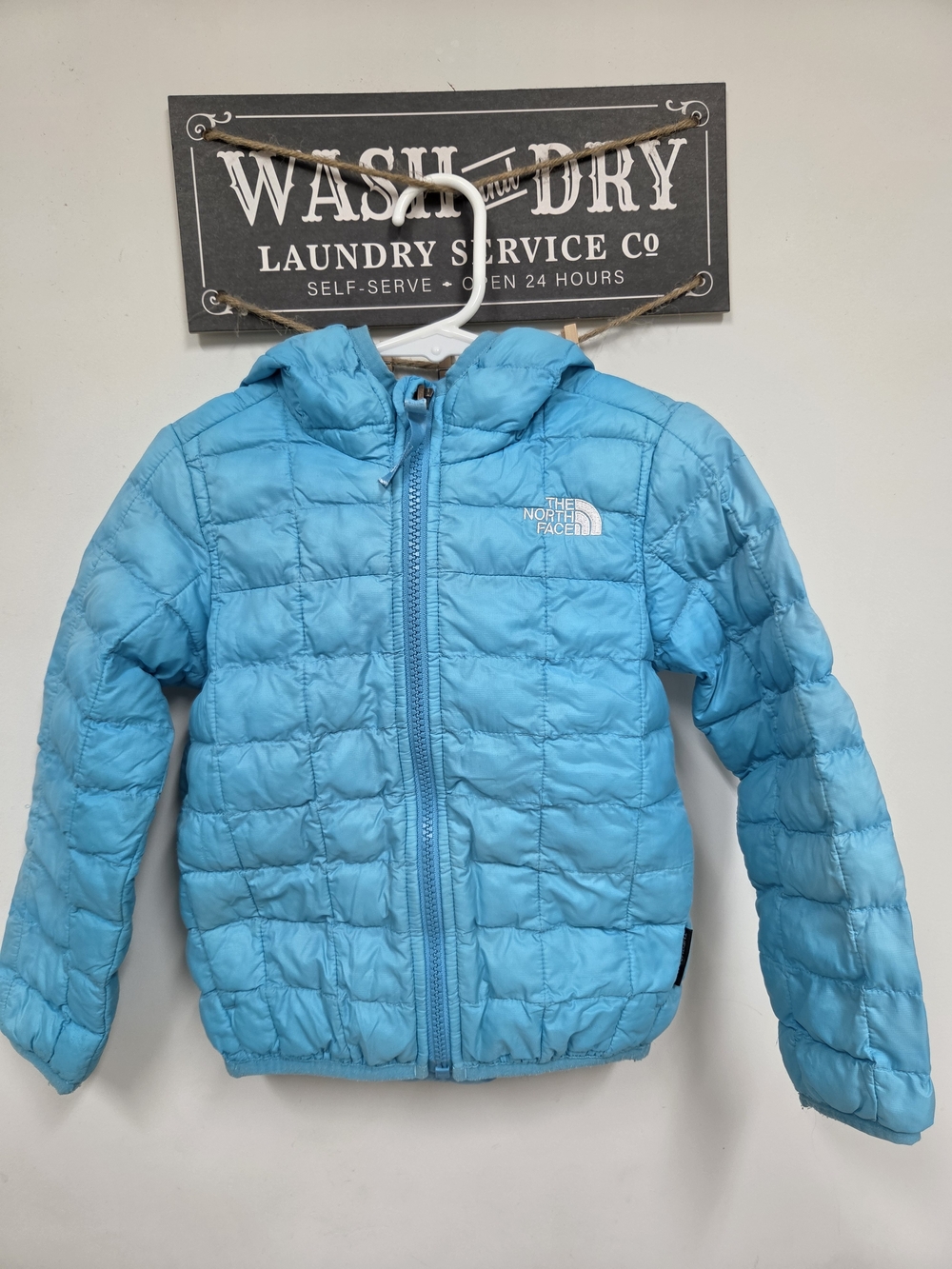 The North Face Kids Aqua Blue Hooded Puffer